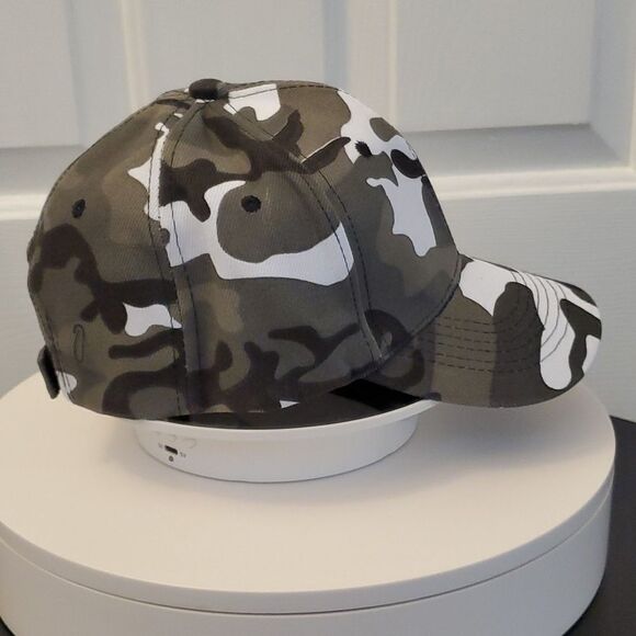Gray and White Winter Hunting Camo Baseball Cap Hat - Picture 4 of 6